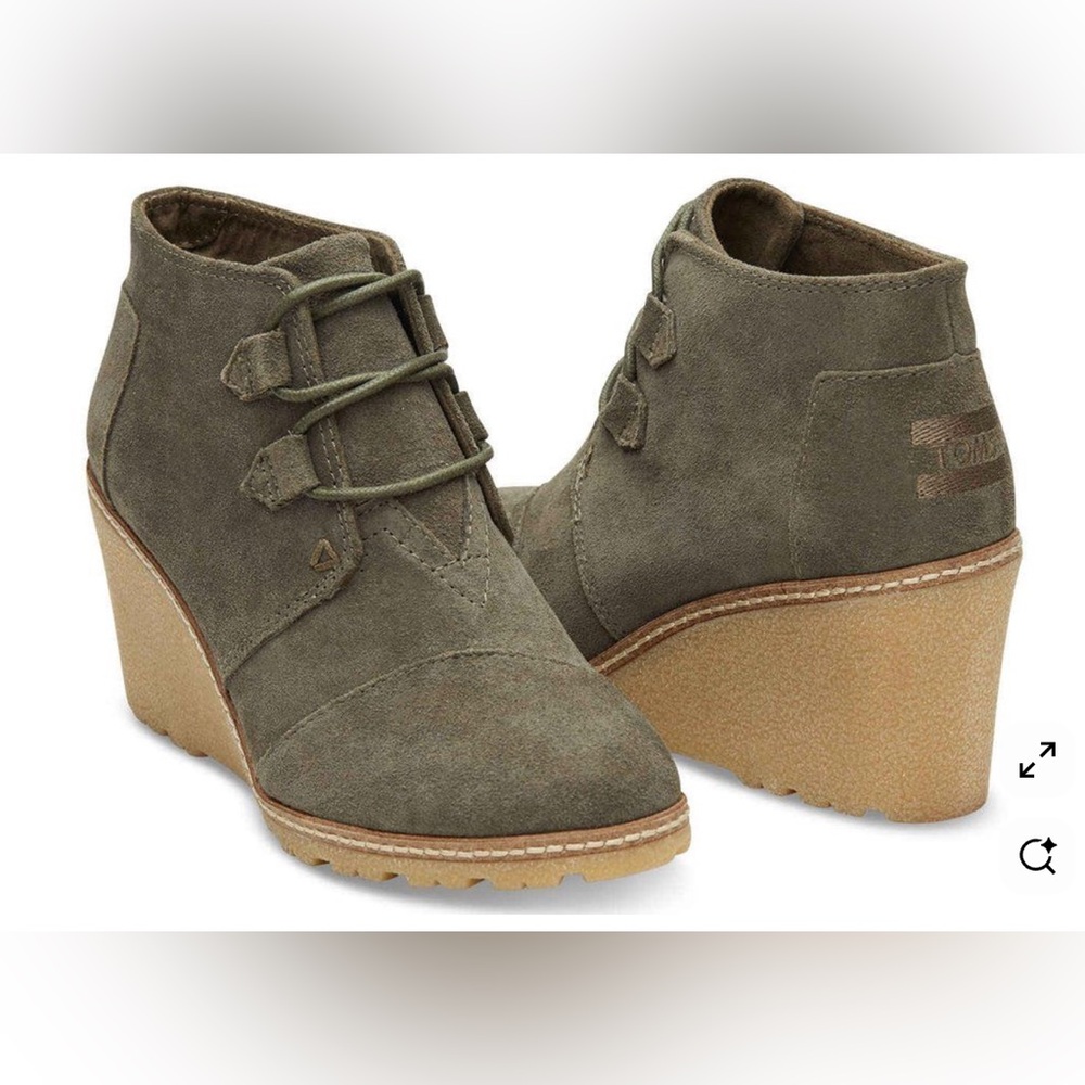 TOMS Women's Green Suede Wedges